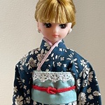 リカちゃん夏　着物　リバティープリント浴衣　御納戸色（濃青）地に水浅葱の帯