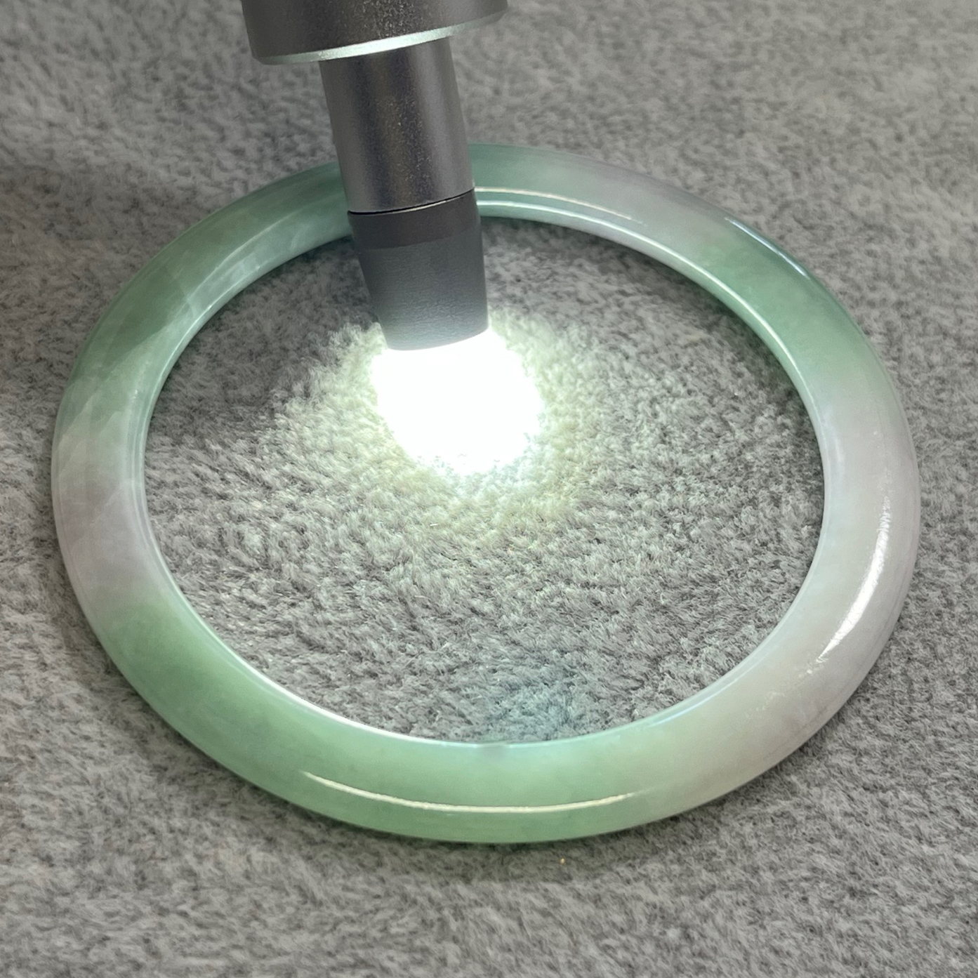 翡翠ハングル 翡翠軟玉ネフライト 中国四大名玉岫玉バングル腕輪岫玉天青冻[超