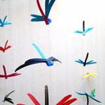 涼しげに舞うカラフルなとんぼ！！