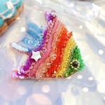 虹色のお魚🌈トロピカルフィッシュブローチ　オートクチュール刺繍