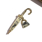 VINTAGE accessory  可愛い傘ブローチ　コスチュームジュエリー　ヴィンテージ  アンティーク 90s  90年代ギフト　ネックレス　結婚式　　バッグ