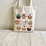 Cafe-sweets☆羊毛刺繍 キャンバストート〜スイートカップケーキ🧁🍓🧁