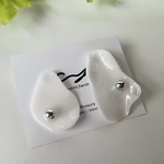 white paper 6 ピアス　ハンドメイドアクセサリー