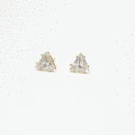 シンプル・トライアングル・大人のガラス・ピアス（triangle glass pierce）