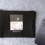 プリント 刺繍 フラットポーチ【Moon and Boy, With You】黒(刺繍・紫)
