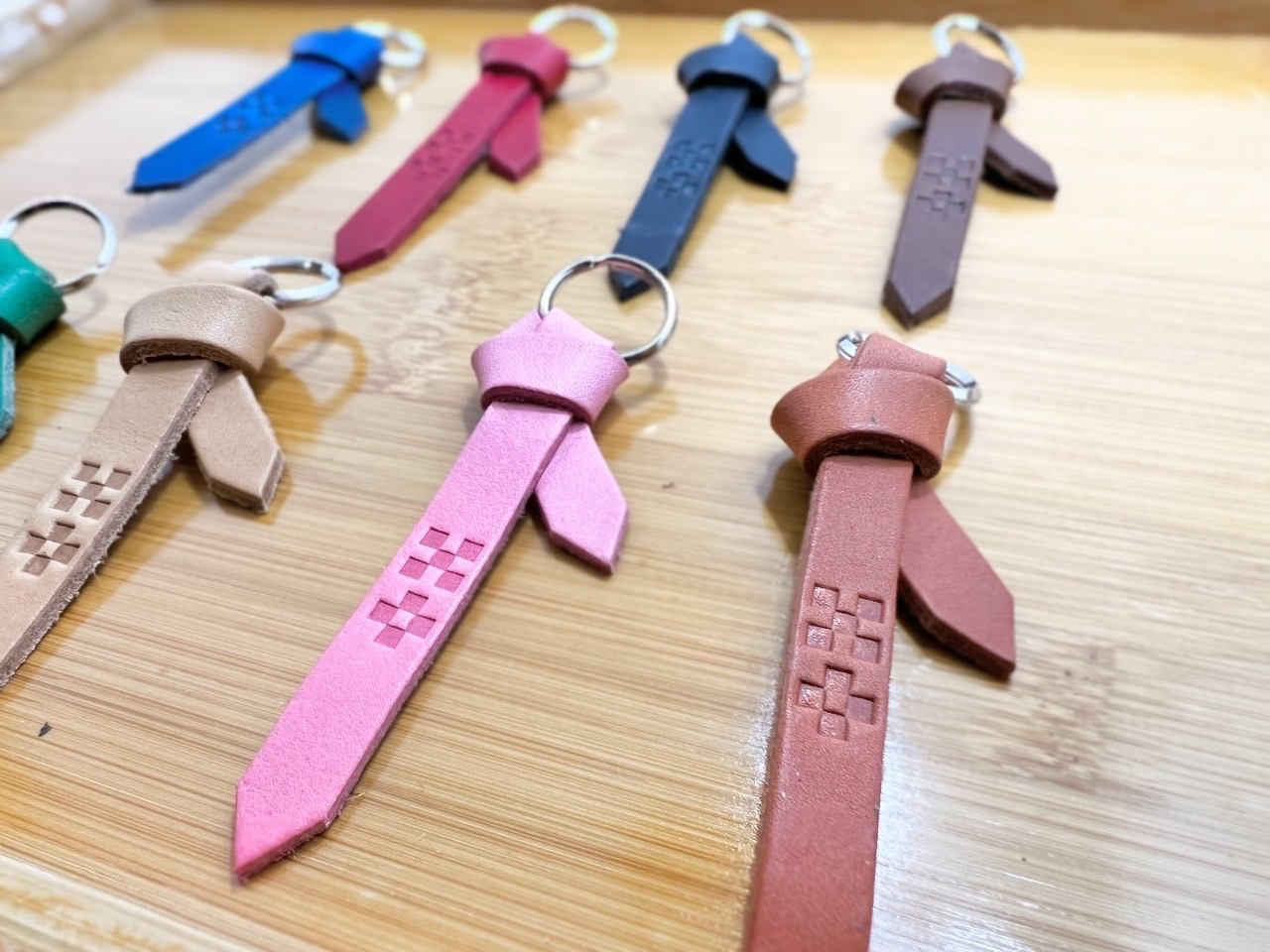 エルモさんオーダー　塩入　ミンサーミニキーホルダー+サングァーチャーム×3 沖縄 ミンサー柄 サングァー 本革 キーホルダー - minsa