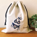 リバティ トラベル   刺繍 巾着袋