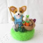 送料無料🌷コーギーちゃんの収穫祭🥕🍆羊毛フェルト　犬　秋