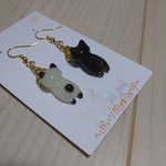 【大人気】ホワイト&ミルクチョコレートアシンメトリーぐで猫(♂)くんピアス(イヤリング変更可)