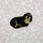 ミニチュア・ダックスフンドの刺繍ブローチ　犬
