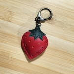 ぷっくり赤いちご🍓大【革の八百屋さんシリーズ】