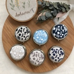 【ピルケース(単品)】散りばめられた草花