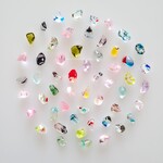 1064   ガラスパーツ　素材　小粒　モザイクデザイン　縦5〜9mm