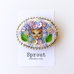 “花が咲いた” 刺繍ブローチ