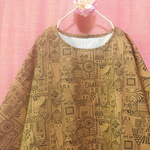 北欧ねこ模様 ゆったりワンピース brown