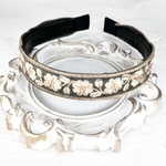 数量限定‼️売切御免・500円 🎉 インド刺繍リボン カチューシャ　No.d028