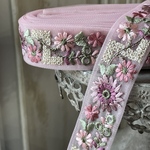 [実物のお色味と違う場合があります] インド刺繍リボン　花　インド刺繍　スパンコール　刺繍リボン　リボン　りぼん　※10月8日よりゆうパケットにて発送