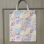 重宝するお手軽トートバッグ・サブバッグ・手提げバッグ《お花がいっぱい🌸🌼》A4サイズ