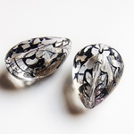 【4個/26x18x11mm】縦穴 大きめ　ブラック模様　しずく　ドロップ　クリア　ハンドメイド　k/ドロップ