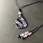 ローマングラスのマクラメネックレス