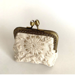 刺繍生地とリバティのがま口ポーチ