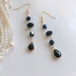ブラックストーンのロングピアス/イヤリング