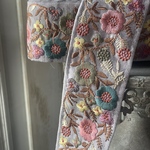 [実物のお色味と違う場合があります] インド刺繍リボン　花　インド刺繍　スパンコール　刺繍リボン　リボン　りぼん　※10月8日よりゆうパケットにて発送