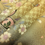 正絹　はぎれ　金彩桜市松