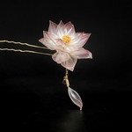 睡蓮 ピアス/イヤリング  ディップアート アメリカンフラワー ワイヤー マニキュア ピンク ハス 蓮 花 フラワー お呼ばれ パーティ デート 着物 誕生日 プレゼント 誕生花 浴衣 成人式 結婚式