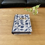 “Rosemary Book”  本みたいなボックス　Book型ボックス　モリス　rose hip （ネイビー）　海外輸入生地