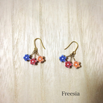 3色のお花ピアス