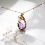 バイカラーアメジストペアシェイプカボションwire wrap pendant/14kgf/サージカルステンレスチェーン