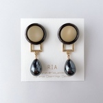 ♢グレーベージュボタン×ブラックパール♢ graybeigebutton×blackpearlピアス/イヤリング♢　一粒ボタンアクセサリー