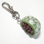 こだわりの粒あん♡よもぎ大福のキーホルダー　バッグチャーム