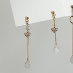 数量限定 【 ホワイト ムーンストーン × ハート アシメ ピアス イヤリング 】 天然石 チェーン 揺れる 2way シンプル 軽い 金属アレルギー　繊細　アシンメトリー
