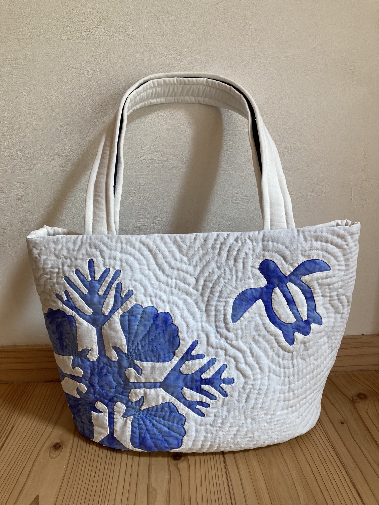 受注製作】送料無料‼︎ハワイアンキルトのホヌトートバッグ