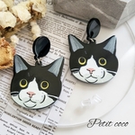 2個  ねこ アクリル プレート ピアス