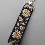 インド刺繍リボンのキーホルダー・バッグチャーム 18