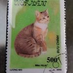 ブラウンマッカレルタビー・猫切手ブローチ (ベトナム)