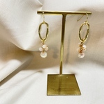 ゴールドのゆらゆらピアス