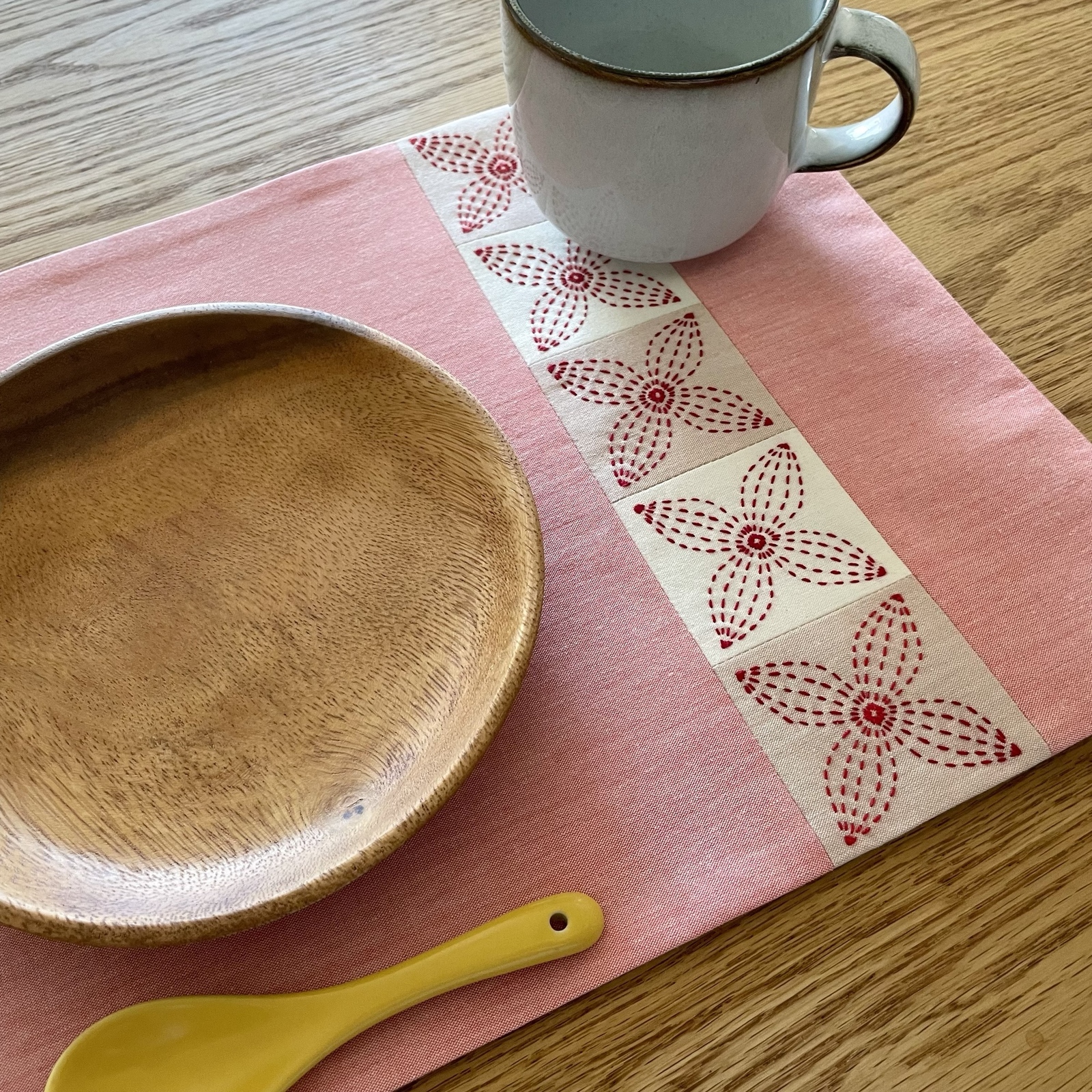 テーブルクロス　ランチョンマット　 ティーマット　ハンドメイド　花刺繍　クロス 藤の花 刺繍 ティーマットランチョンマット 2枚セット その他