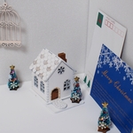 クリスマスツリーと木製ミニチュアハウス 白色 