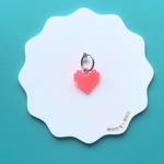 ドットハートなフープイヤリング・ネオンレッド（片耳）