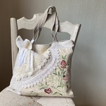 アンティーク手刺繍＆オランダリネン*コサージュ付きトートバッグ*アンティークレース