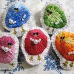 宝石みたいなキーウィの刺繍ブローチ