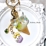 ニャンアイス🍨party🎉キーホルダー 抹茶ミルク🍵 送料無料 おすわり猫 レジン