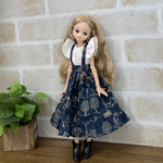 NO,356 リカちゃん　服　大きなフリル袖　ブラウス　ネイビーブルー　メルヘン模様　フリル　サスペンダースカート　リアルクローズ