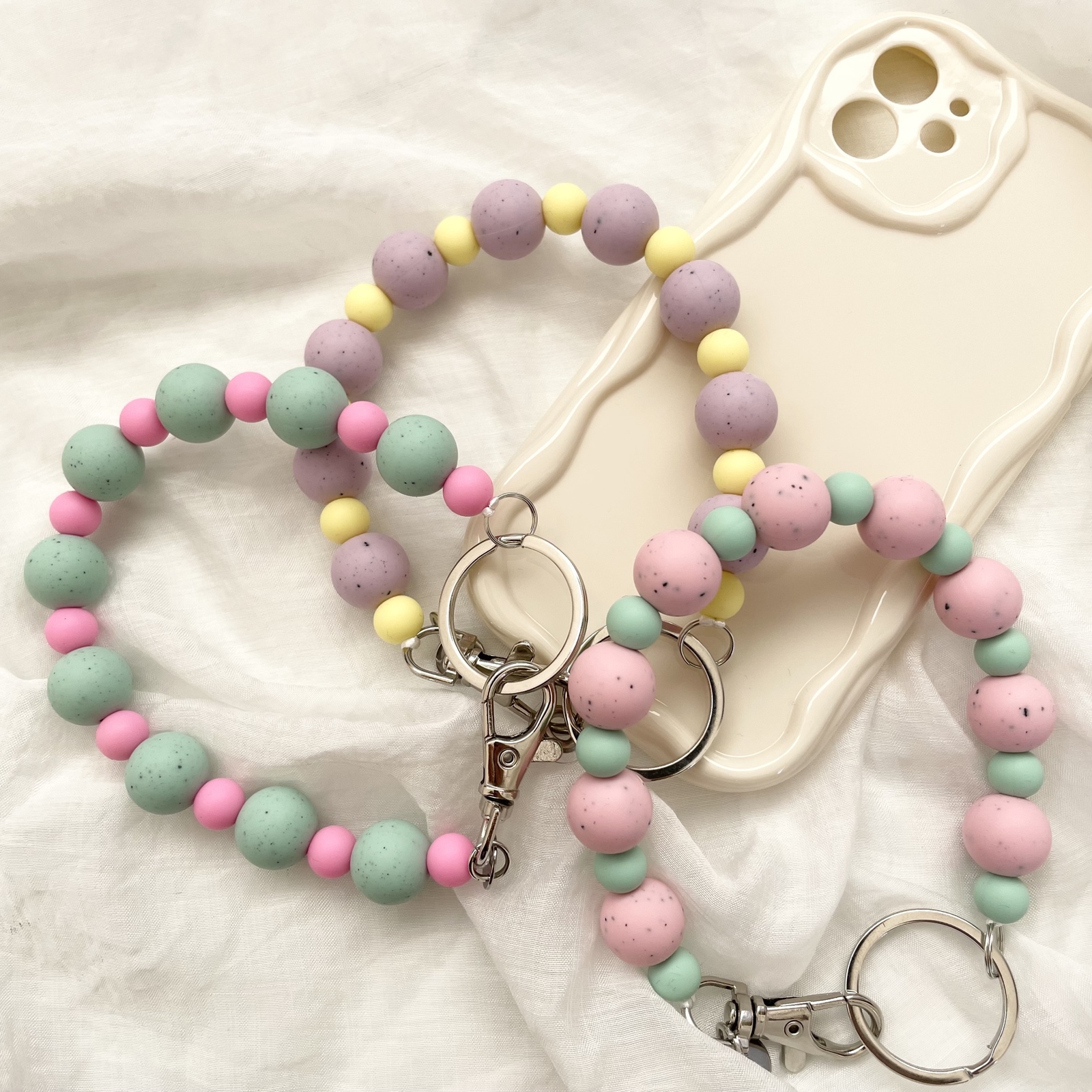 スマホストラップにもなるリストレットキーホルダー - Bellmade 