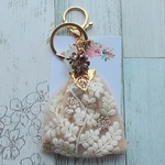 16 大人かわいい　インド刺繍リボン　お花　キーホルダー　ベージュ