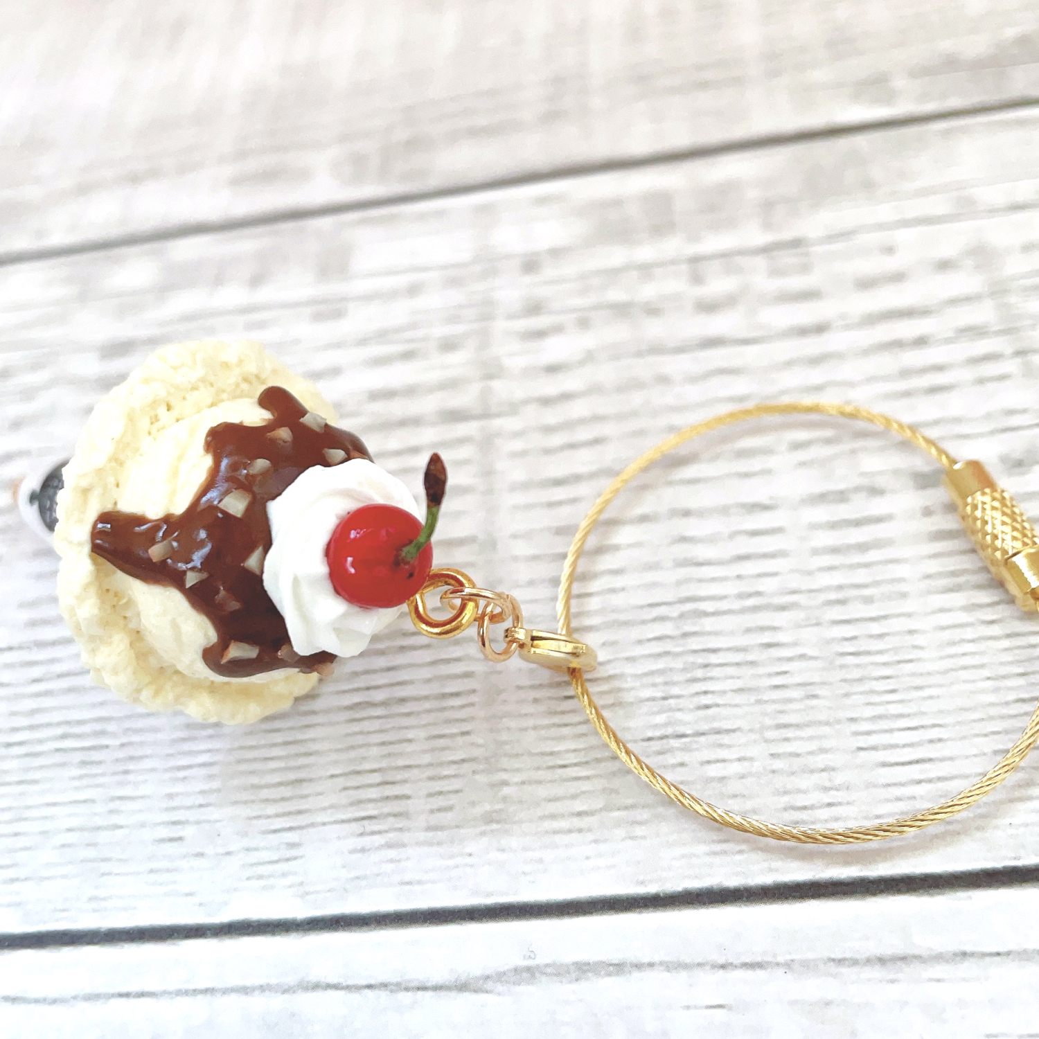 アイスクリームキーホルダー バッグチャーム バニラ×チョコ